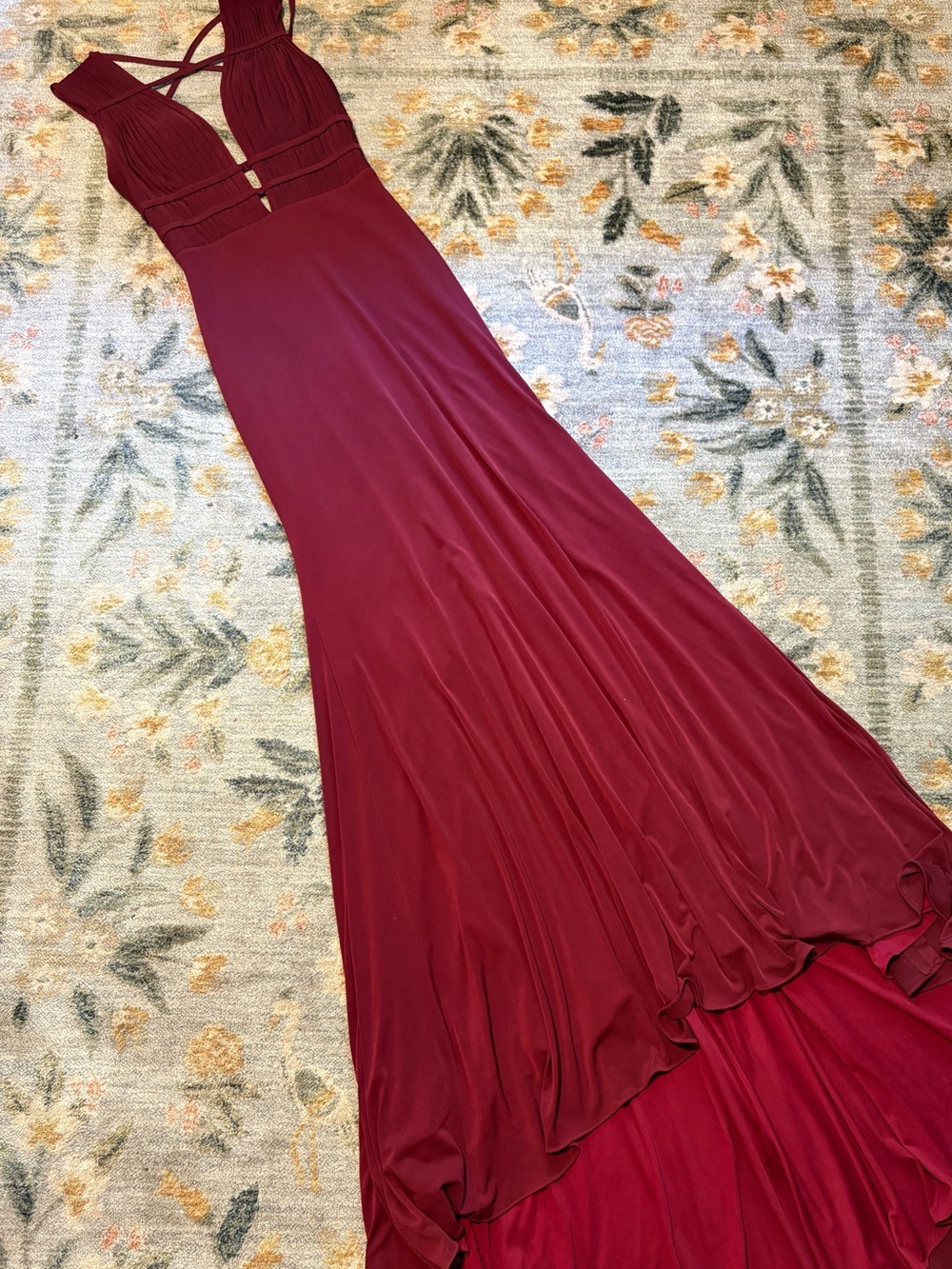 Jovani maroon gown red size 4 formal black tie strappy high low train